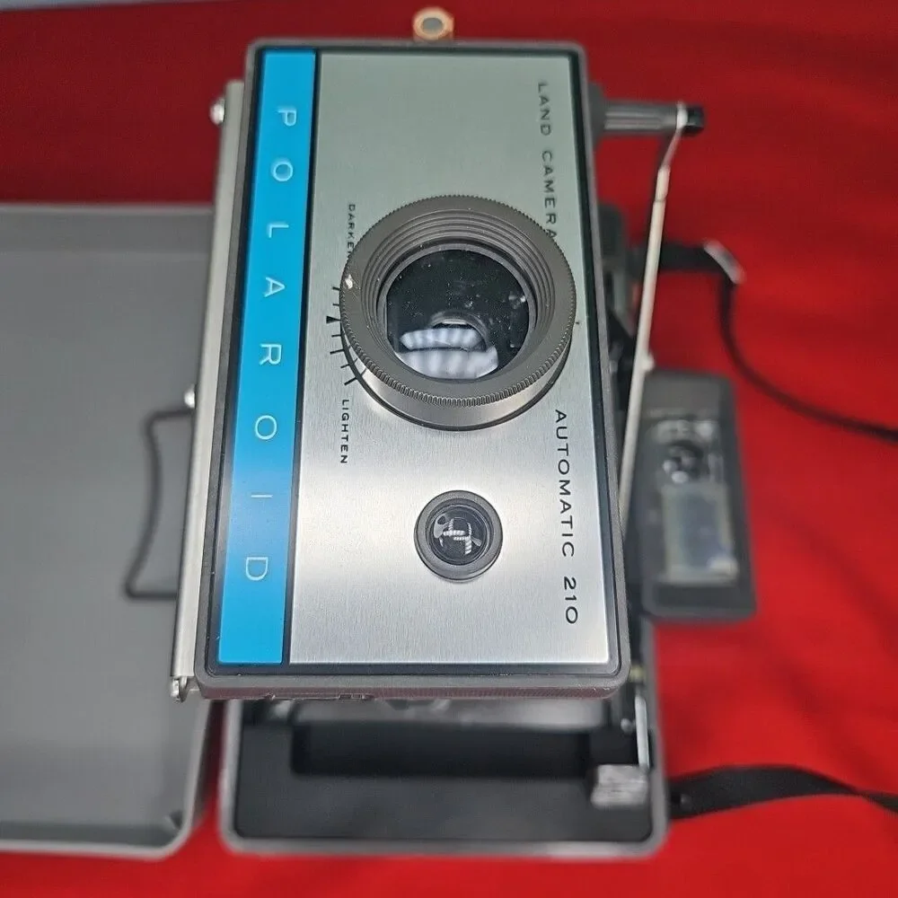 Polaroid Camera Instant 210 Automatic Land Vintage Camera w/Case & Flash